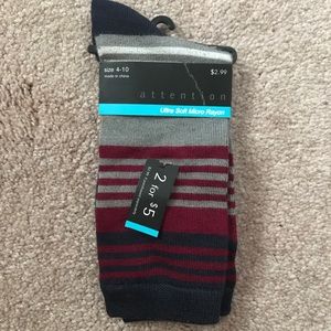 Ultrasoft socks in maroon, navy, gray.